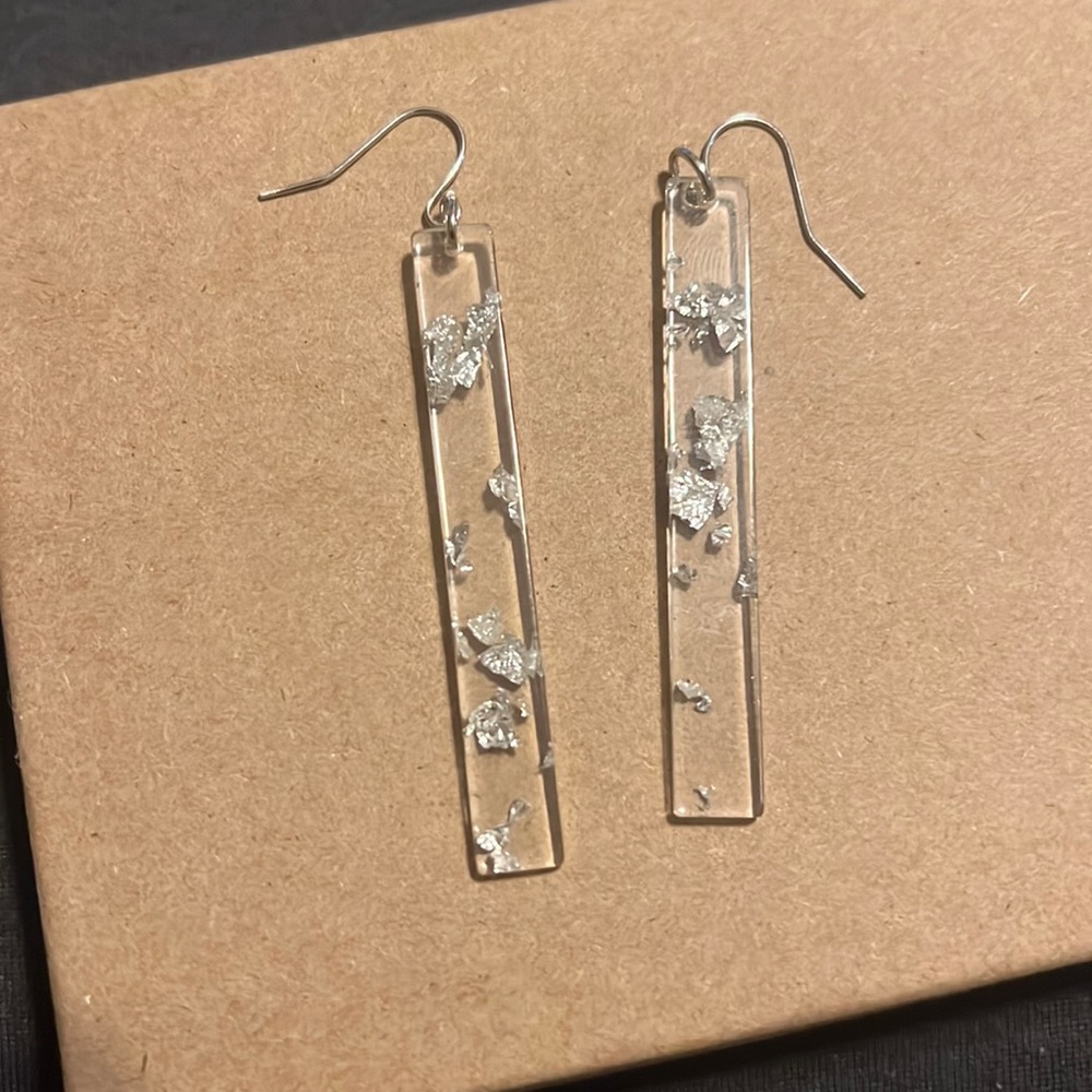 Acrylic bar clear silver glitter earring spring collection!